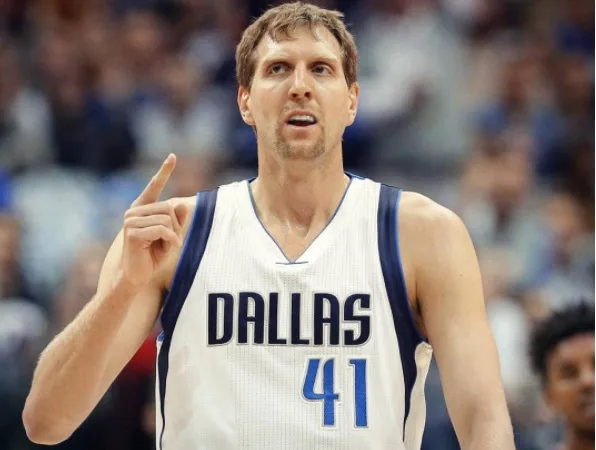 Nowitzki renova contrato e jogará 20ª temporada pelo Mavericks na NBA