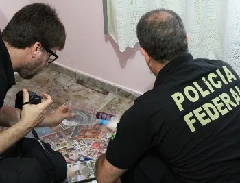 Operação da Polícia Federal contra pedofilia apreende computadores na Serra