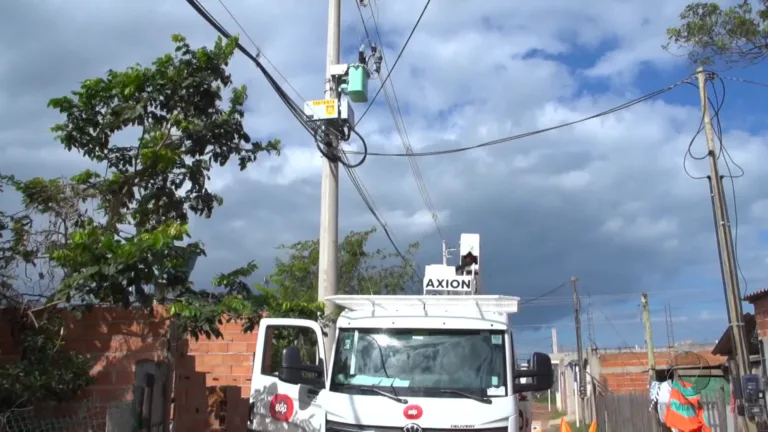 Fim da espera: centenas de famílias são ligadas a rede de energia elétrica