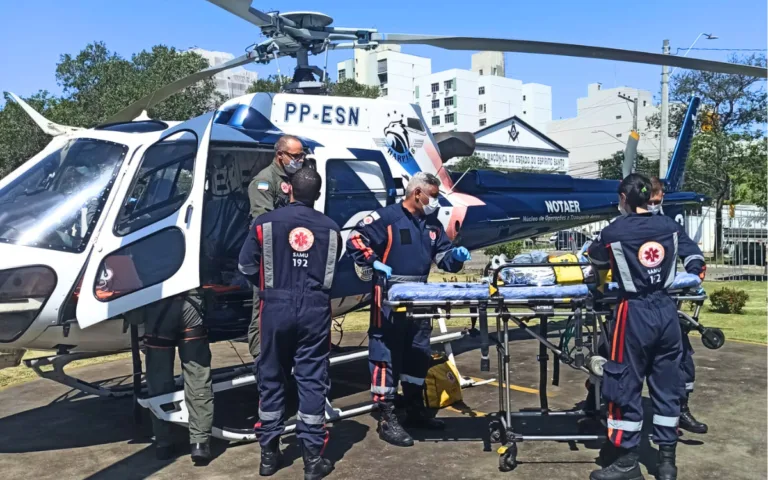 VÍDEO | Criança de 1 ano se afoga em poça no quintal de casa no ES e é resgatada de helic´optero