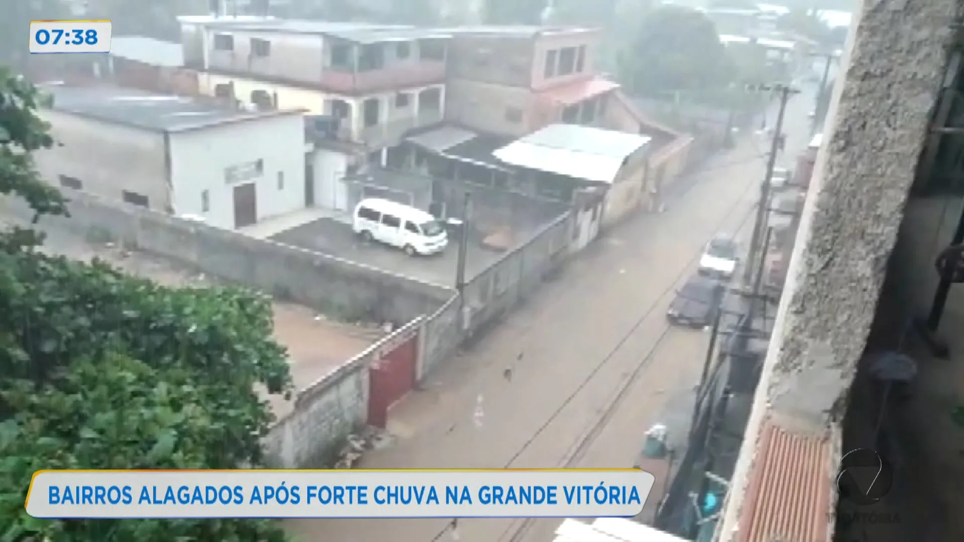 Bairros alagados após forte chuva na Grande Vitória