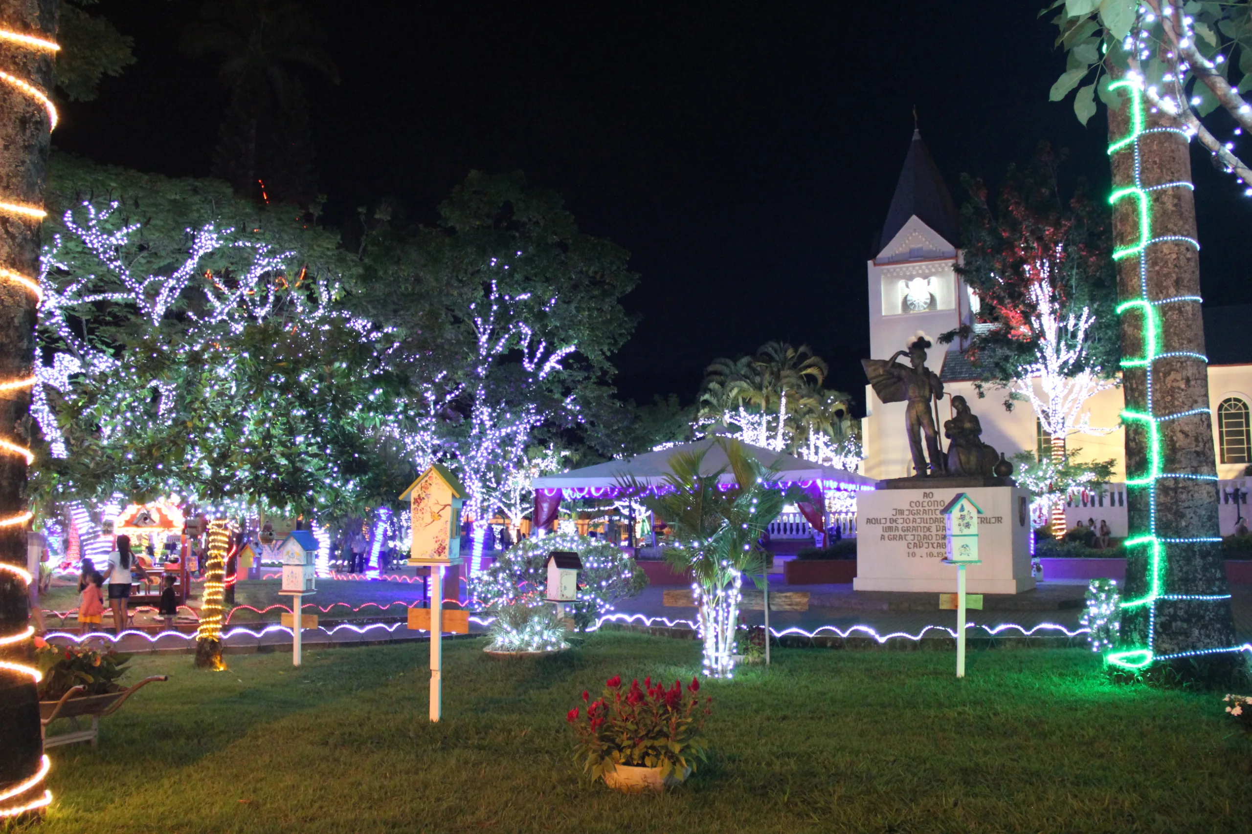 Brilho de Natal em Domingos Martins aquece turismo na região serrana