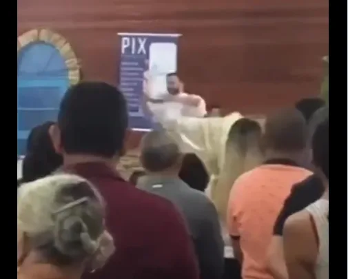 VÍDEO: padre abandona missa após discussão sobre política em Goiás