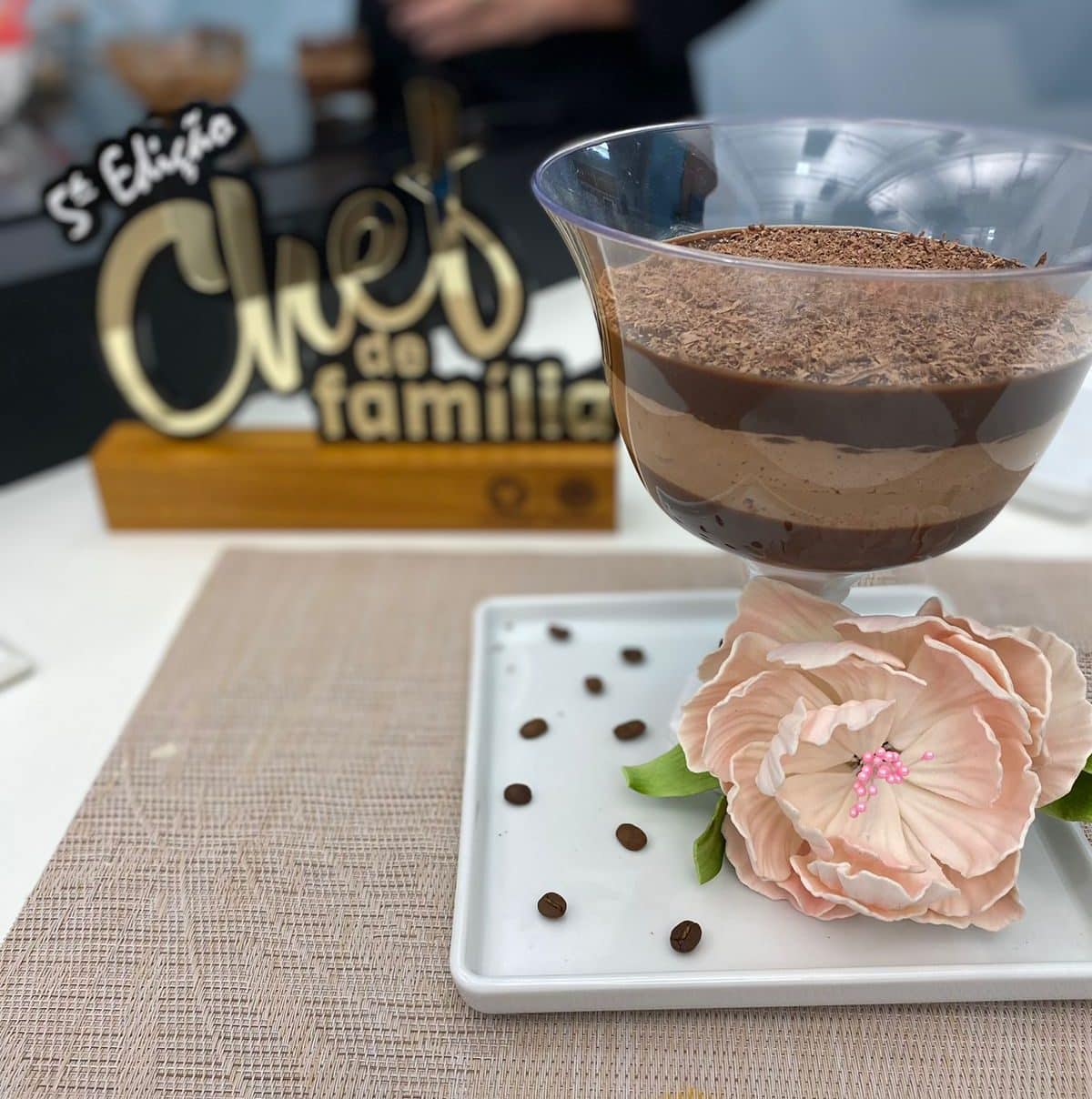 Maravilhoso mousse de chocolate com café