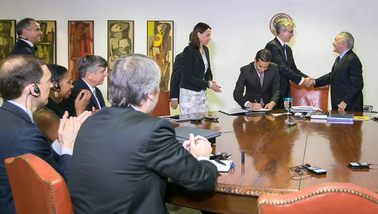 Ministro Marcos Pereira assina acordo no Planalto para estimular desenvolvimento de startups