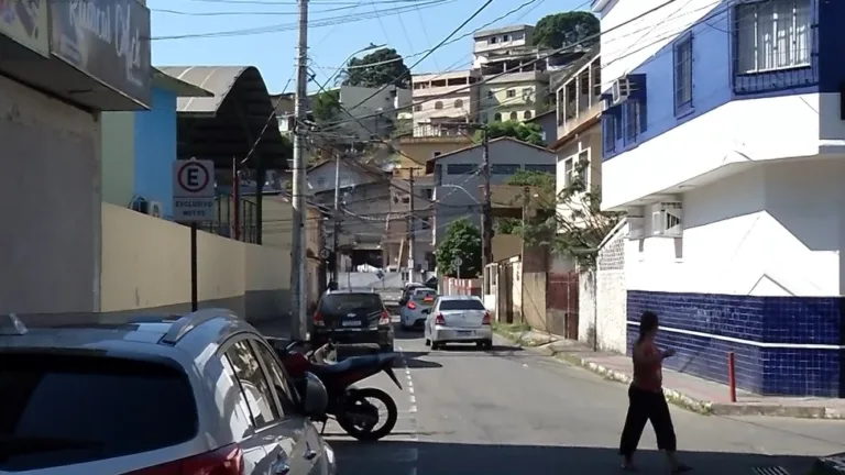 Homem é preso suspeito de agredir companheira com chutes e empurrões em Cariacica