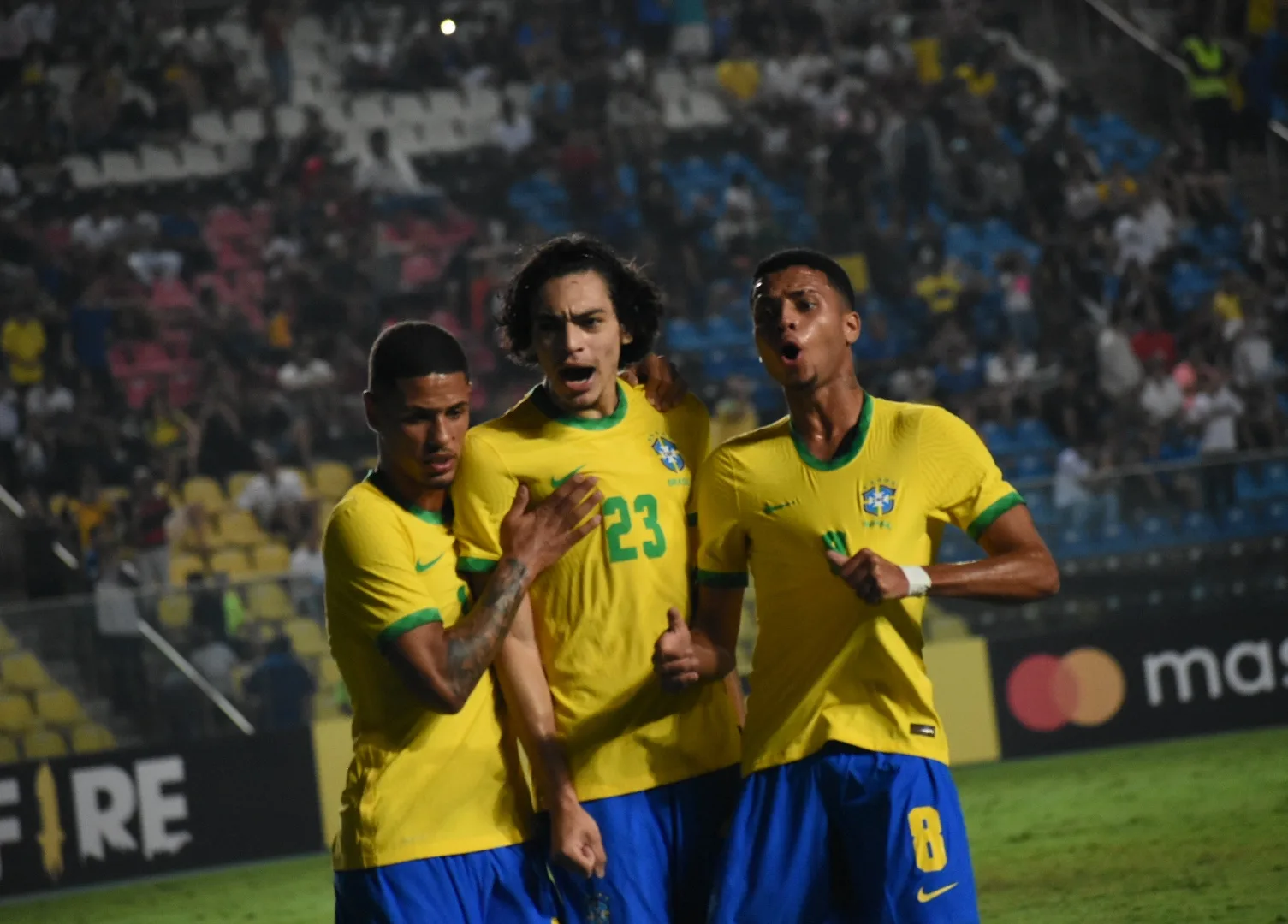 Ramon elogia o Brasil na estreia do Torneio Internacional e atletas enaltecem a torcida capixaba