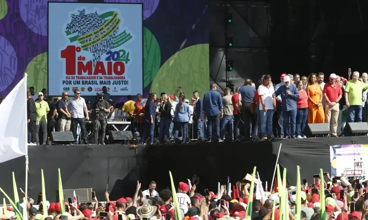 Lula reclama de baixo público em ato do 1º de maio e diz que 'evento foi mal convocado'