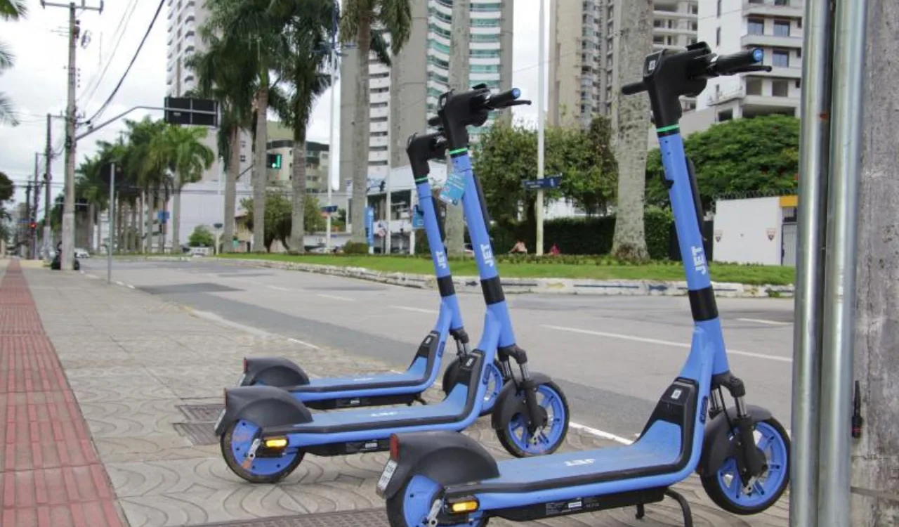 Vila Velha terá 300 patinetes elétricos nesta sexta; saiba como usar