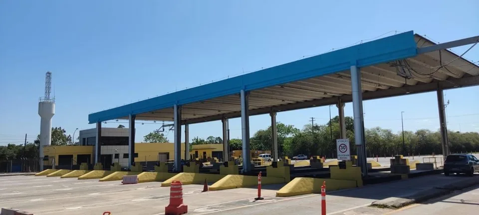 Remoção das cabines do pedágio é finalizada na Rodovia do Sol em Guarapari