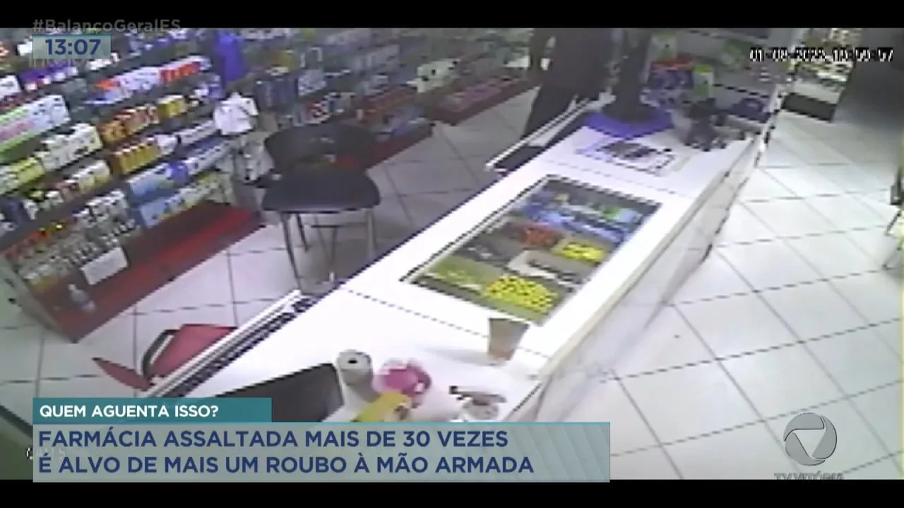 Criminoso ameaça atirar em idosa de 74 anos durante assalto em farmácia