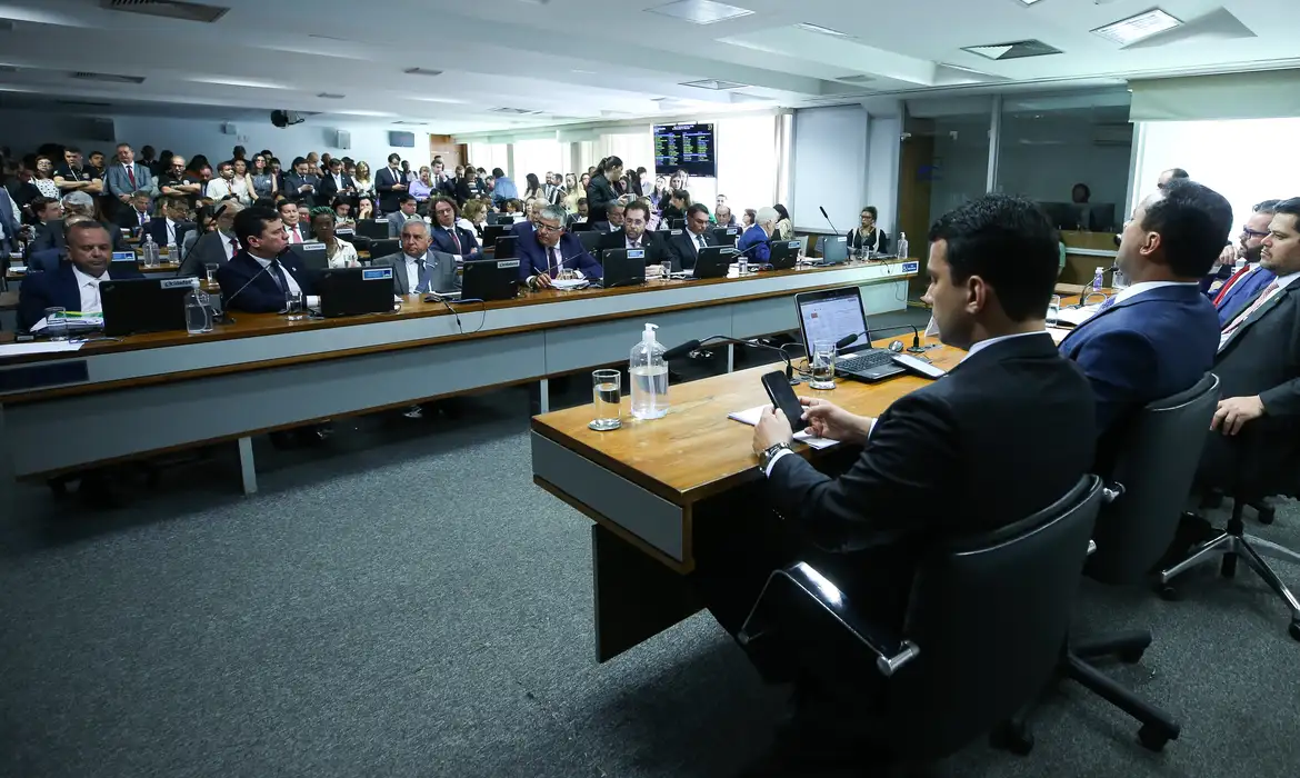 CCJ do Senado aprova aumento de cotas raciais para concurso público