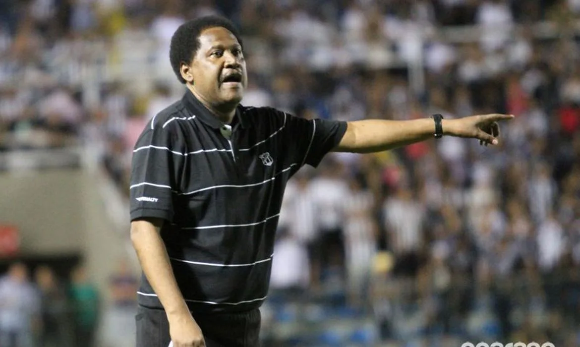 Morre ex-jogador e ex-treinador Lula Pereira no Ceará, aos 64 anos