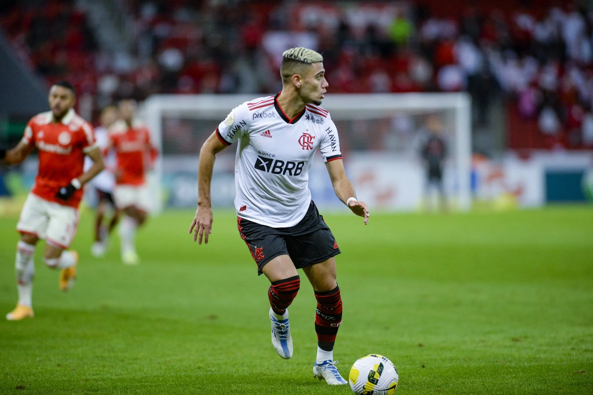 Fulham anuncia Andreas Pereira: 'Jogador talentoso e um trunfo de grande valor'