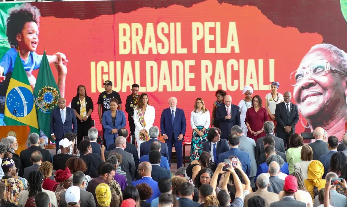 Igualdade racial: Lula lança ações; 5 terras quilombolas são tituladas