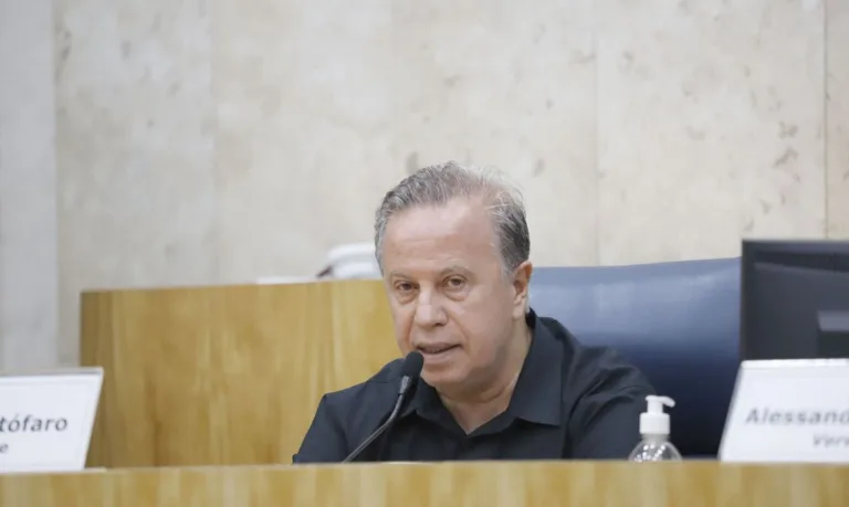 Juiz suspende CPI presidida por vereador acusado de racismo na Câmara de SP