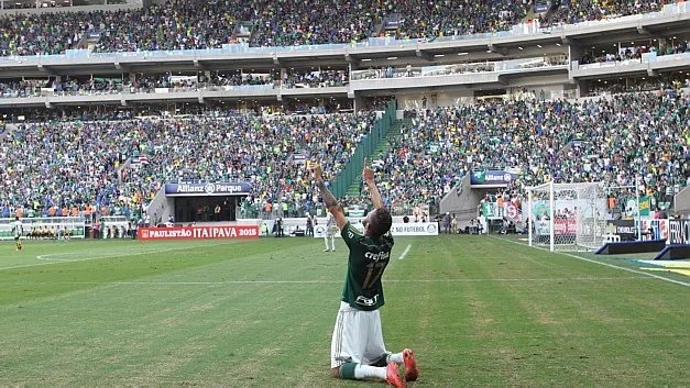 Palmeiras derrota o Santos e sai na frente na decisão do Paulistão