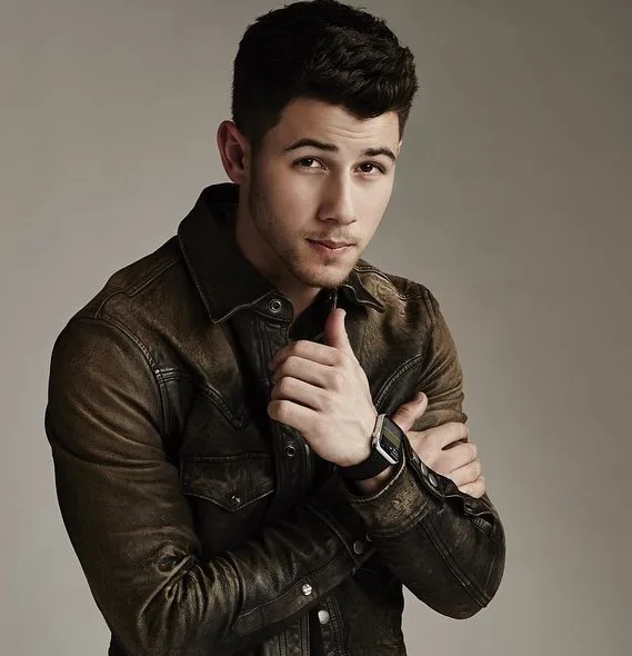 Nick Jonas não consegue superar fim do namoro com Olivia Culpo