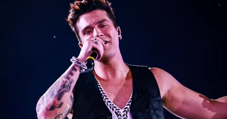 Chuva de calcinhas atinge Luan Santana em show. Veja vídeo!