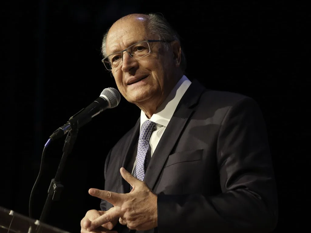 O vice-presidente eleito e coordenador da Transição, Geraldo Alckmin, apresentou em coletiva nomes que comporão os grupos técnicos da transição