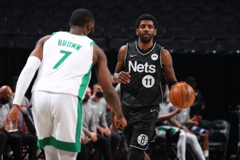 Brooklyn Nets afasta Kyrie Irving por se recusar a tomar vacina