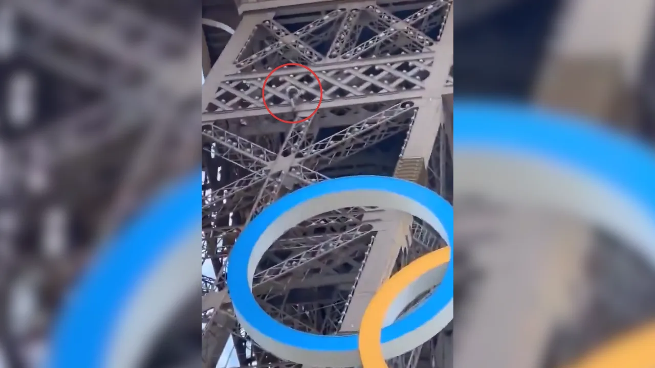 VÍDEO | Homem escala Torre Eiffel e é detido antes da cerimônia de encerramento