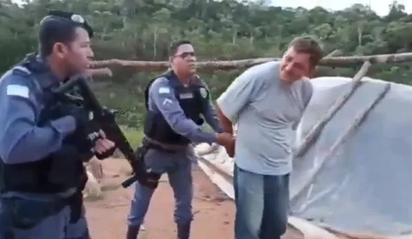 VÍDEO | Suspeito de matar enteada em Santa Maria questiona PM durante prisão: "flagrante ainda?"