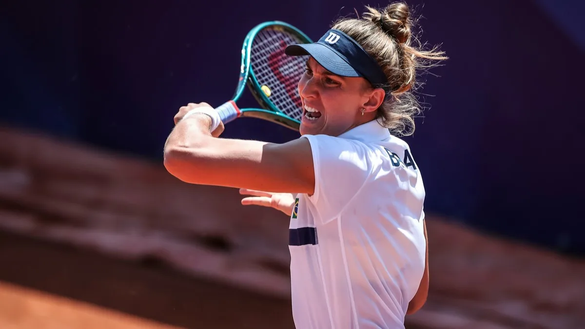 2024.07.29 – Jogos Olímpicos Paris 2024 – Tênis feminino – Beatriz “Bia” Haddad Maia enfrenta atleta da Eslováquia. – Foto: Gaspar Nóbrega/COB