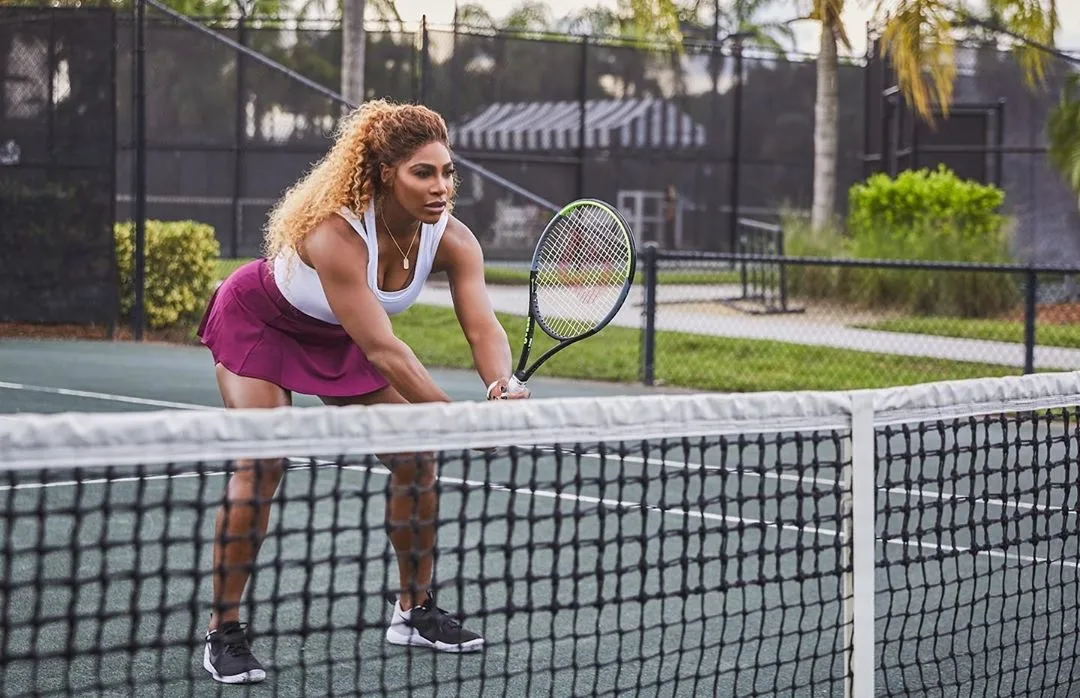 Serena e Wozniacki avançam em simples e nas duplas em Auckland