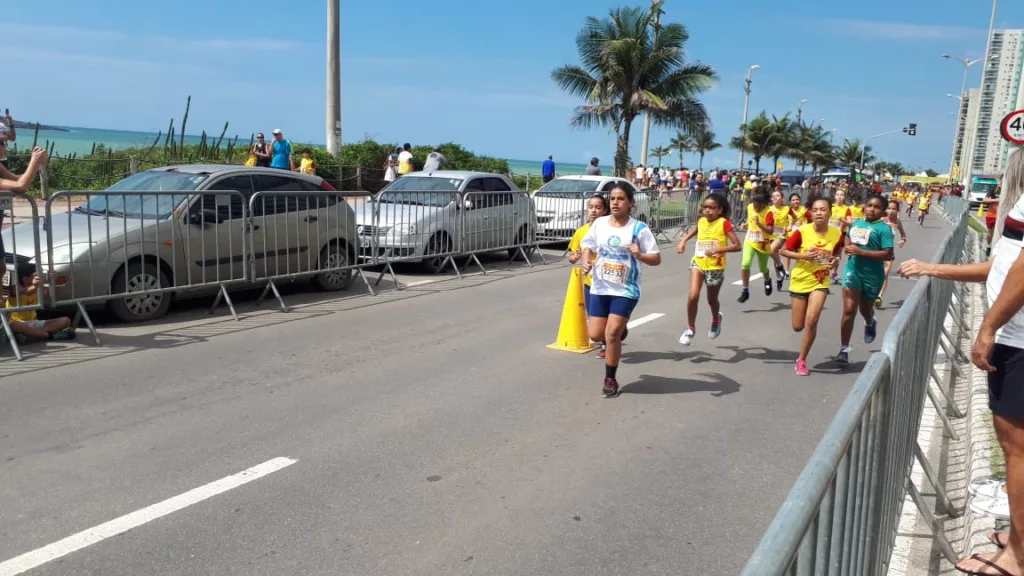 Corrida Garotada: atletas mirins fazem a festa na orla de Vila Velha