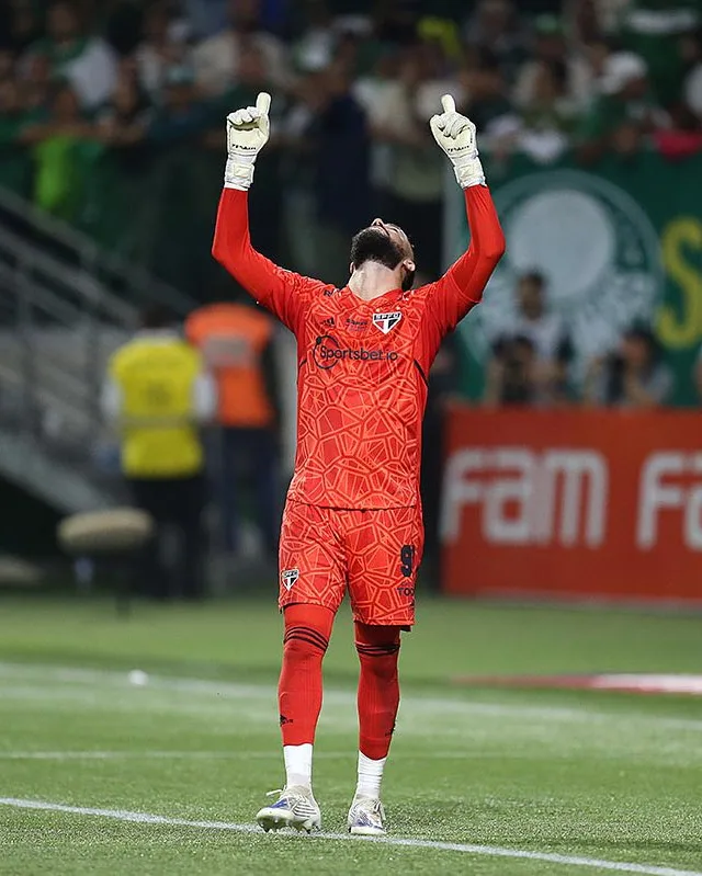Jandrei brilha nos pênaltis e São Paulo elimina o Palmeiras na Copa do Brasil