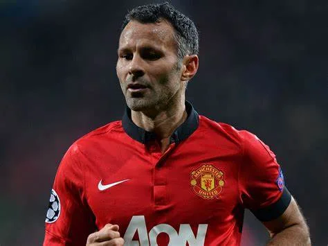 Ryan Giggs é acusado de ter expulsado ex-namorada nua de quarto, diz jornal