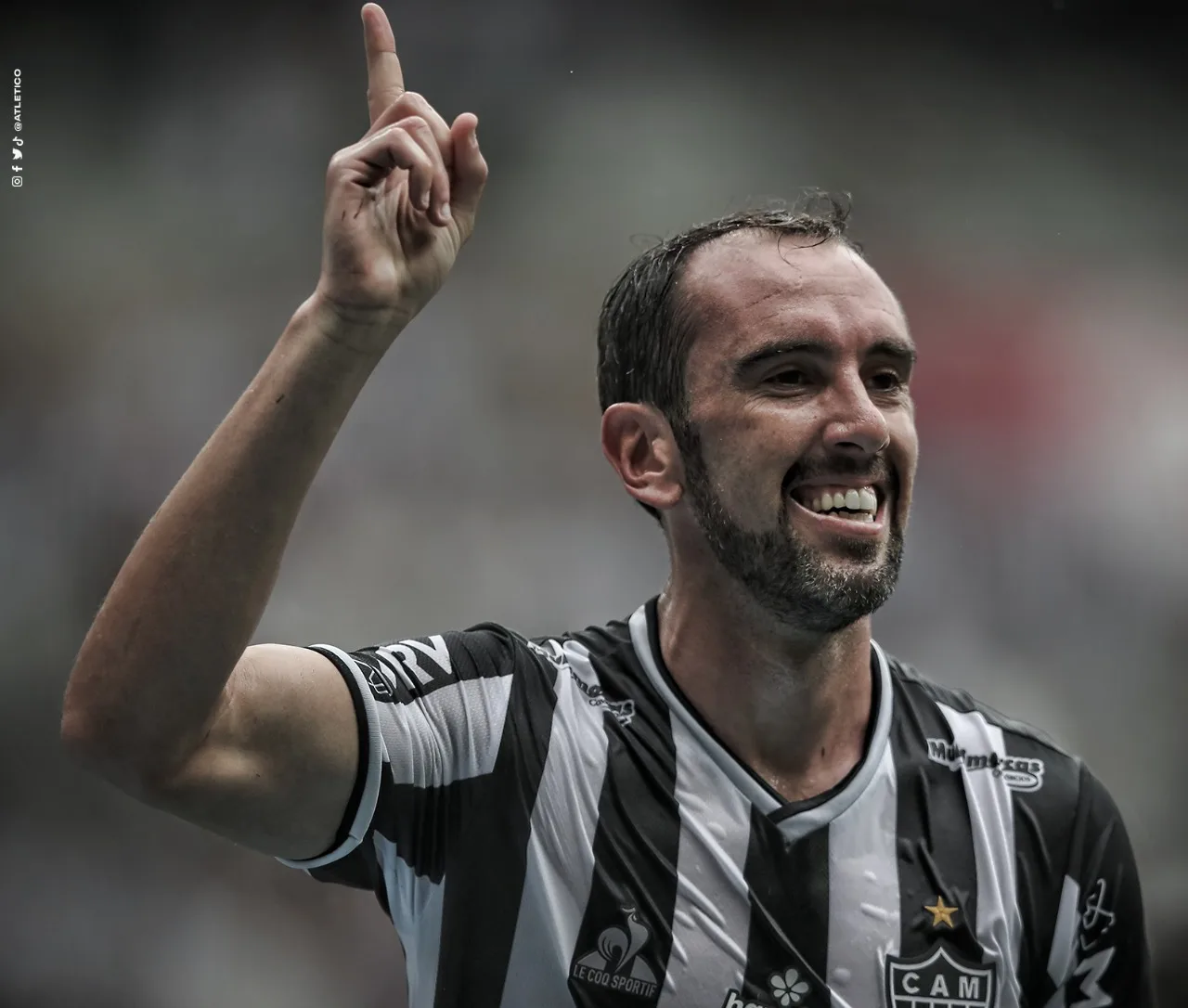 Após deixar o Atlético-MG, Diego Godín acerta ida para o Vélez Sarsfield