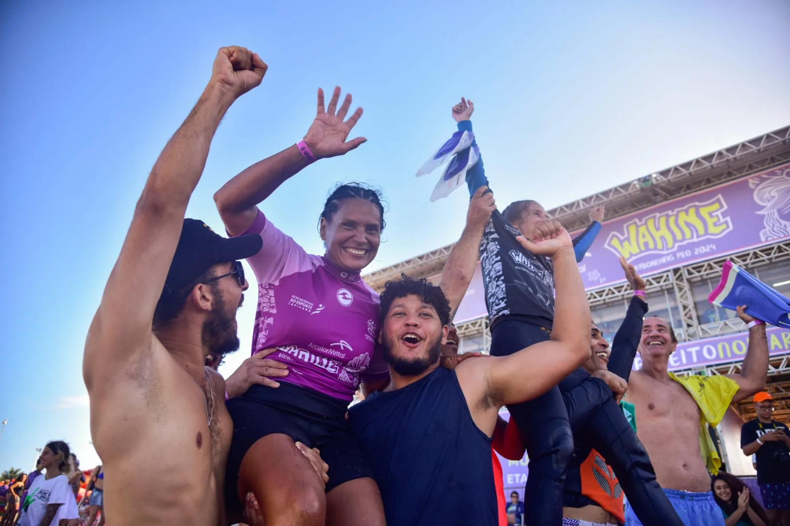 Espetáculo de superação no Circuito Mundial de Bodyboarding em Jacaraípe