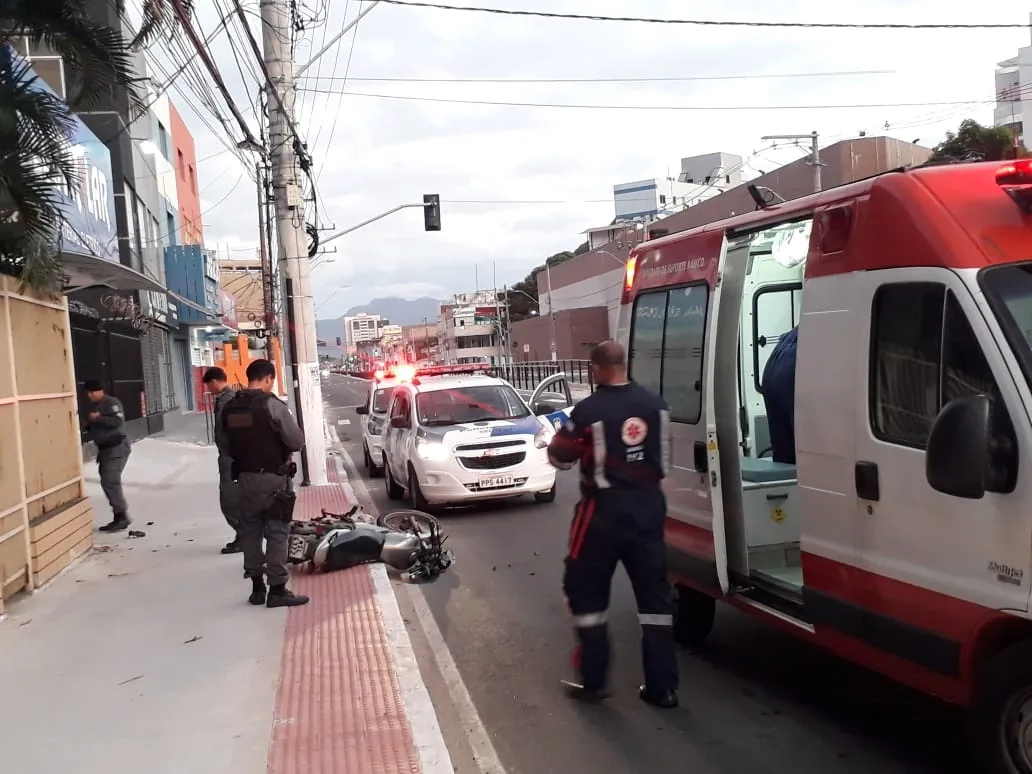 Motociclista morre depois de grave acidente na Leitão da Silva