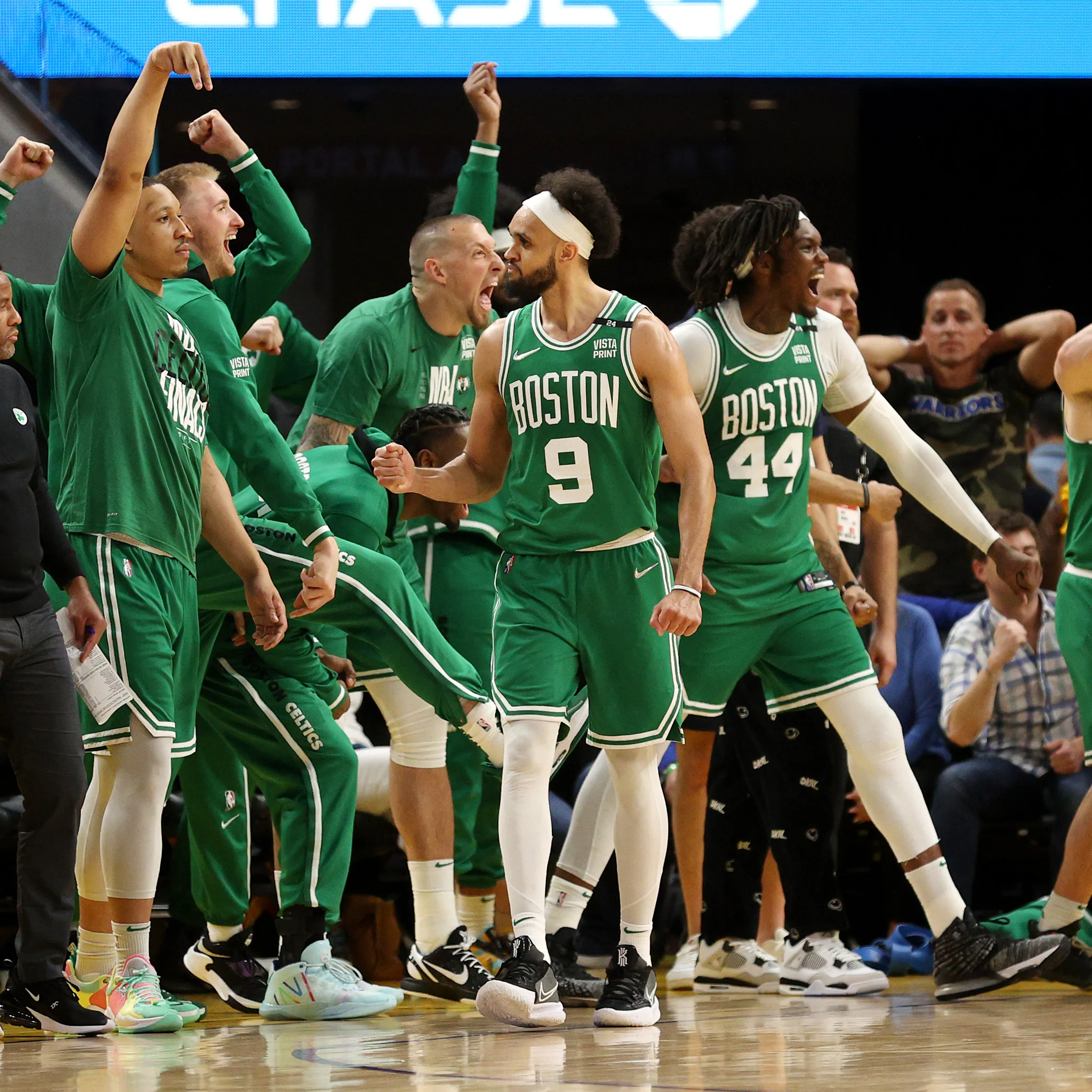 Boston Celtics domina Sacramento Kings e encerra série na estrada com vitória