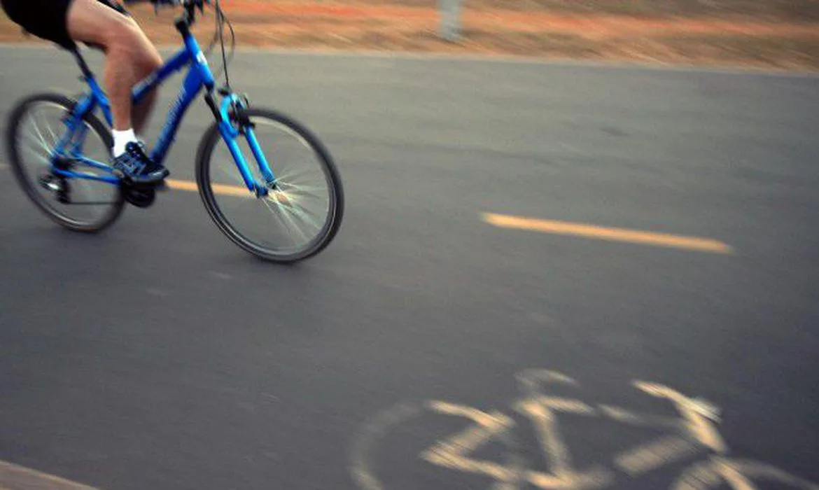 Brasileiro sem carro acha mais seguro usar bicicleta durante pandemia