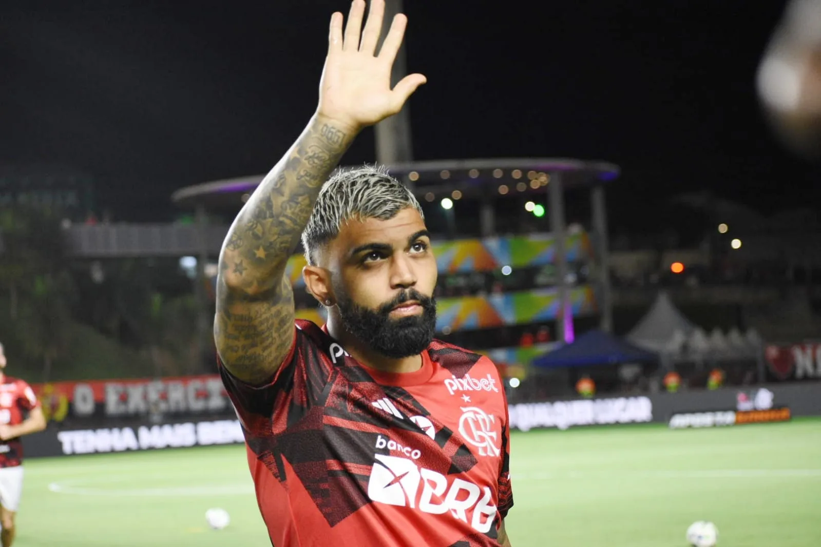 Gabigol, expulso, defende Sampaoli e pede voto de confiança