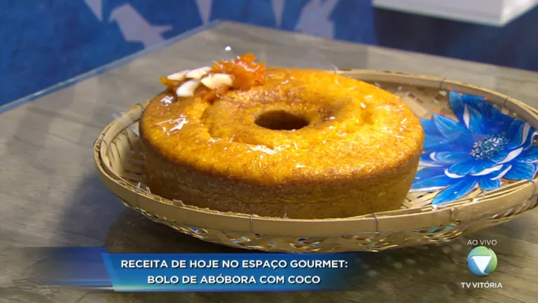 Espaço gourmet: bolo de abóbora com coco