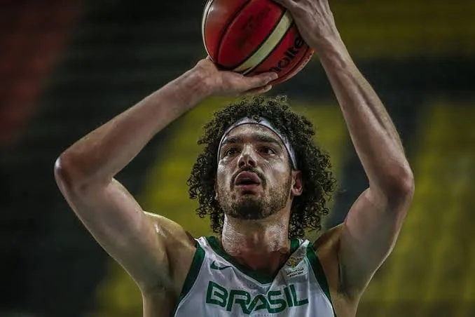 Capixabas Didi Louzada e Anderson Varejão estão em cards colecionáveis da NBA em leilão