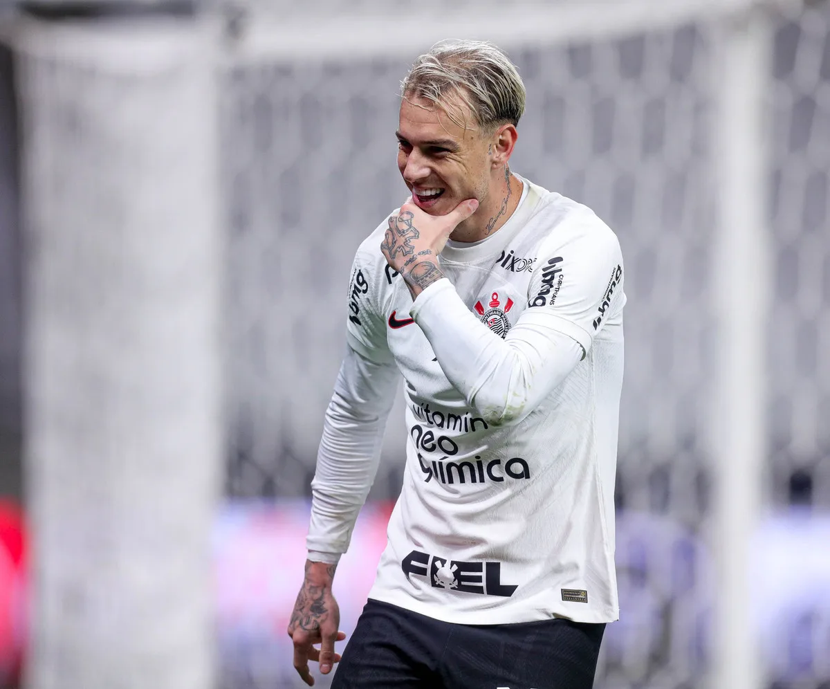 Róger Guedes quebra recorde e Corinthians derrota Vasco com portões fechados