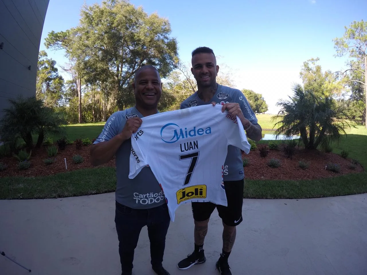 Torcedor do Corinthians, Luan ganha a camisa 7 e se espelha em Marcelinho Carioca