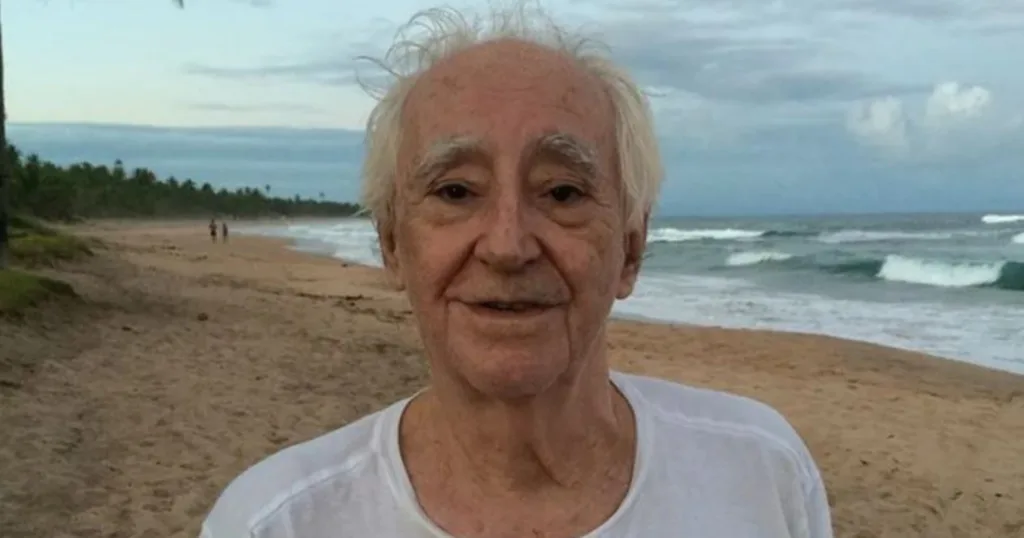 Aos 86, Zé Celso é internado na UTI após incêndio; estado de saúde é grave