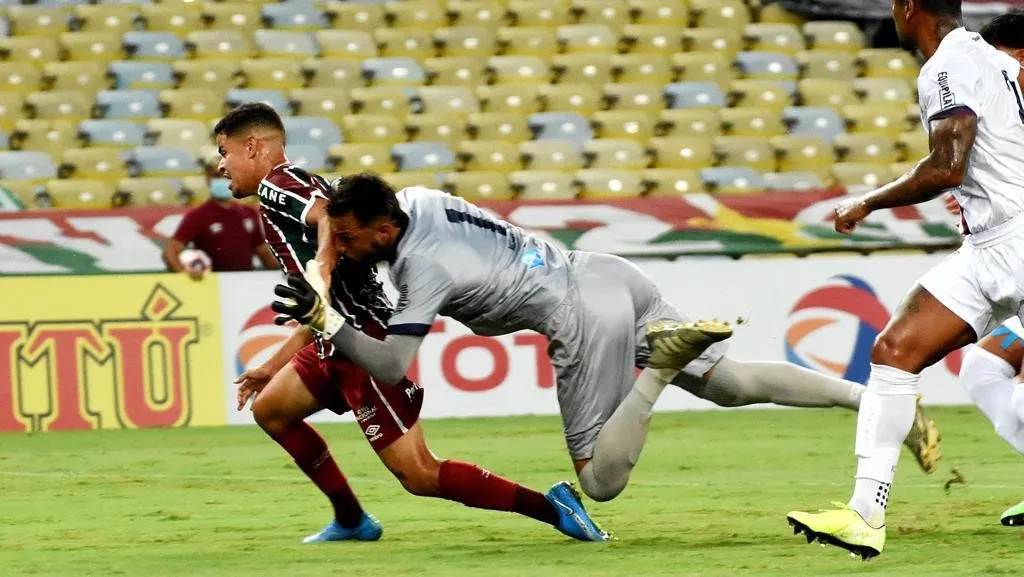 Fred posta vídeo elogiando capixaba: 'Miguelzinho tá voando'