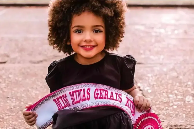 Miss Minas Gerais Kids é alvo de ataques racistas após concurso de beleza