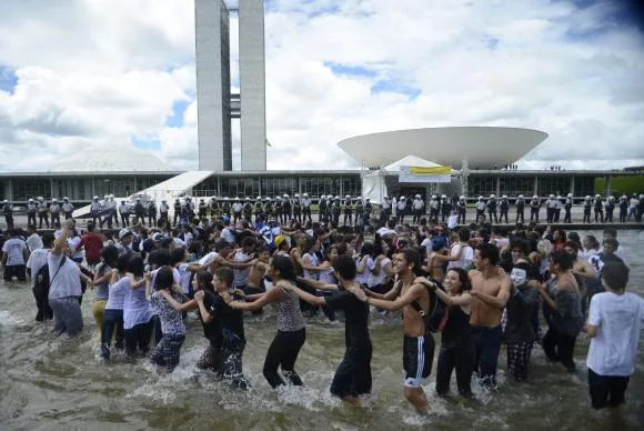 Movimentos sociais prometem intensificar cobranças sobre governo e Parlamento