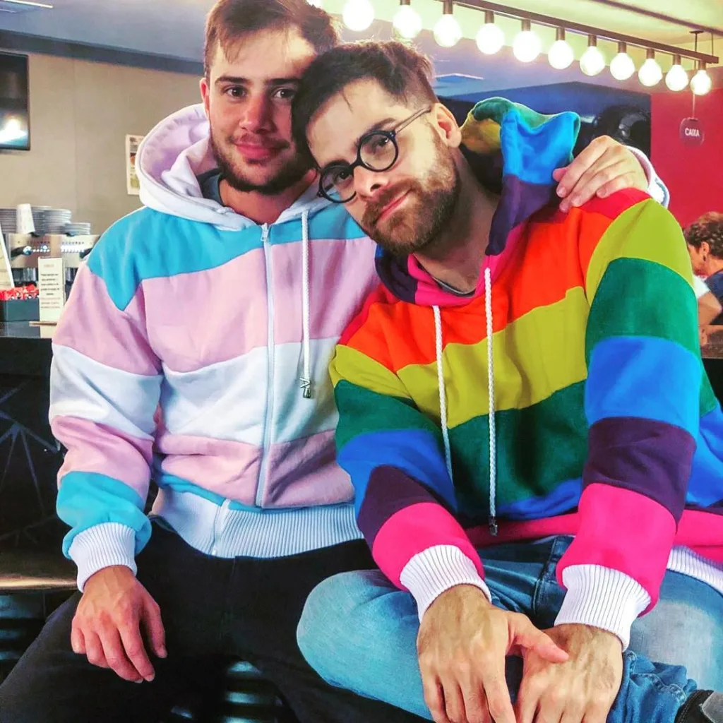 Morre Paulo Vaz, influencer trans marido de Pedro HMC, do canal Põe na Roda Morre Paulo Vaz, influencer trans marido de Pedro HMC, do canal Põe na Roda