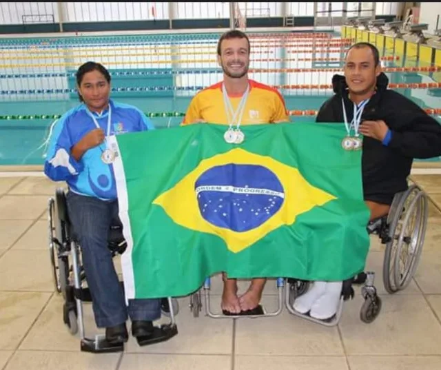 Sonho paralímpico: ajude equipe de natação capixaba