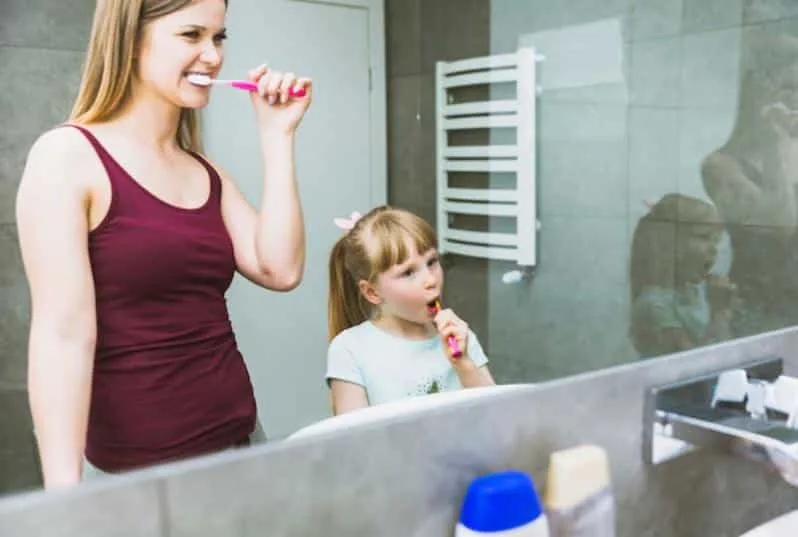 Seis dicas para estimular seu filho a escovar os dentes