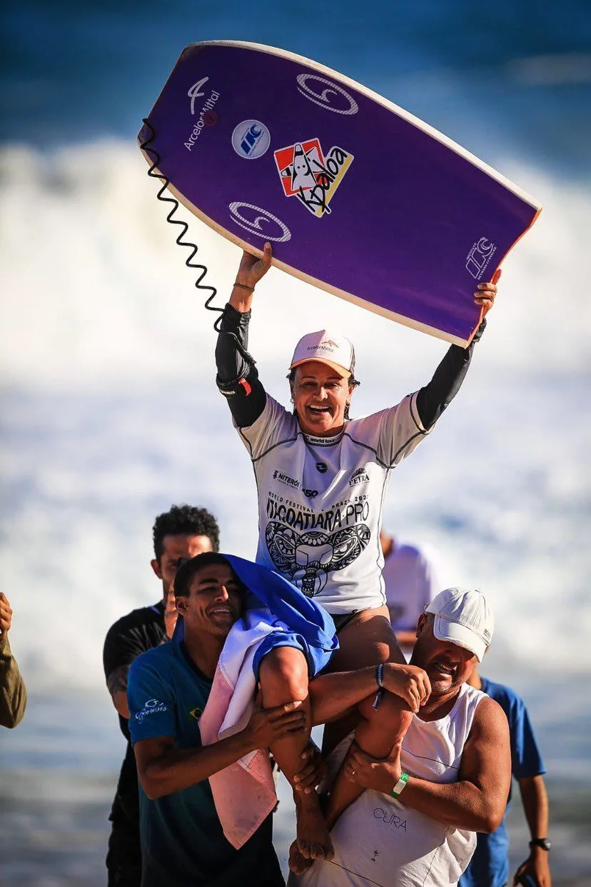 Capixaba Neymara Carvalho é campeã do Circuito Brasileiro de Bodyboard no Rio de Janeiro